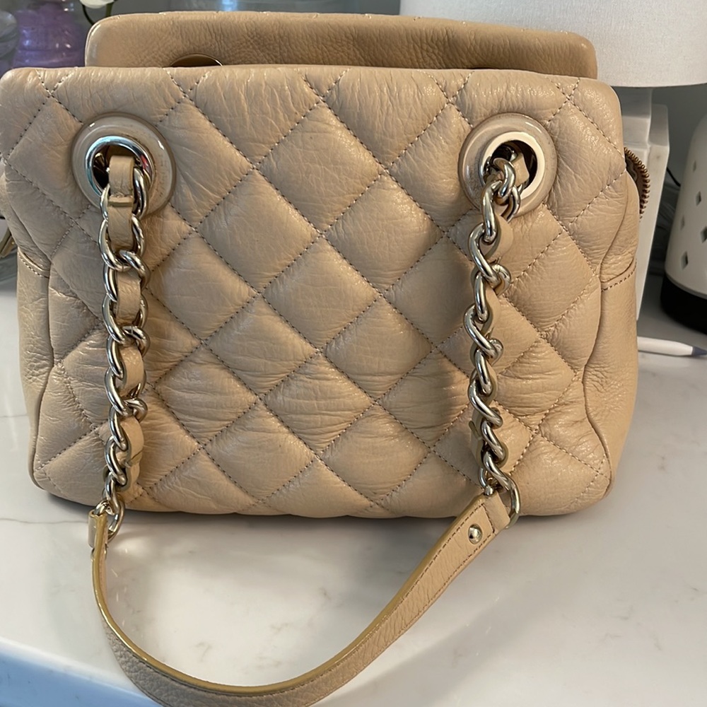 Kate Spade Cream Quilted leather handbag. - Picture 2 of 14